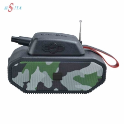 HS-3424 Solar fm radio built in solar panel fepe radio tank shape fm radio