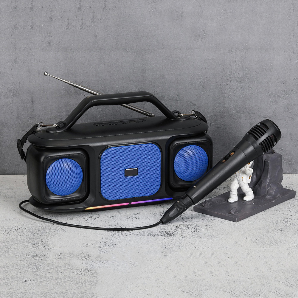 Hot Style Portable Solar Panel Wireless speaker Torch Bt Speaker with Fm Radio